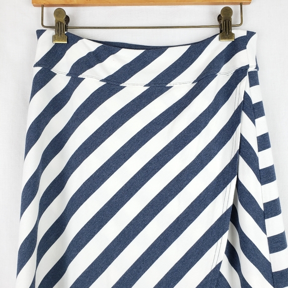 Athleta Seeing Stripes Cross Over Skirt - Picture 3 of 7